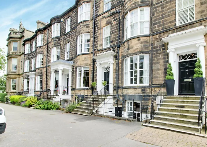 The Nook Central Harrogate Apartment With Parking